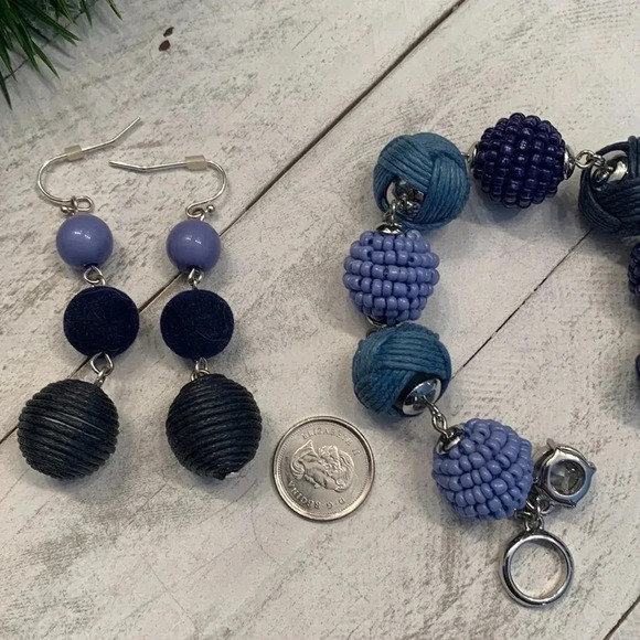 Mixed Blues  Earrings & Bracelet - Picture 3 of 4